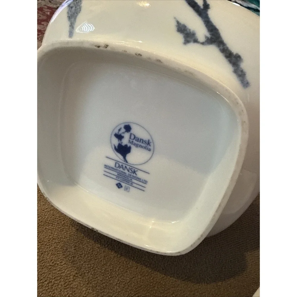 Dansk Magnolia Blue  2 Qt. Covered  Vegetable Bowl  7
